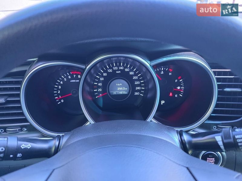 Седан Kia K5 2014 в Ірпені