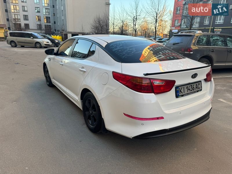 Седан Kia K5 2015 в Киеве