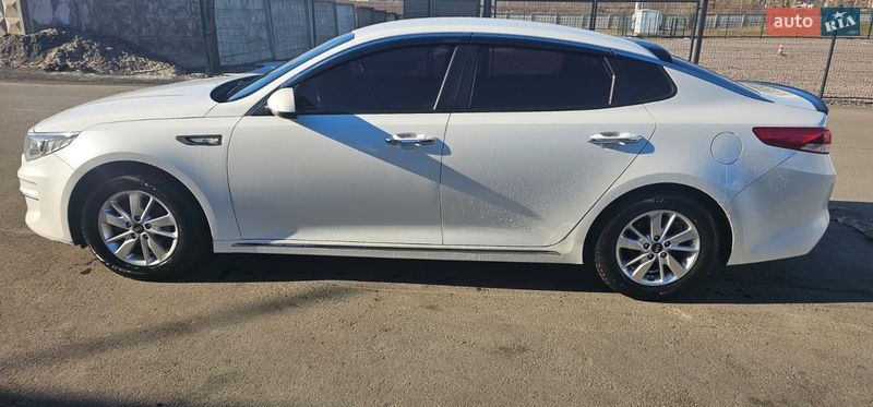 Седан Kia K5 2017 в Киеве