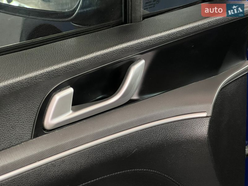 Седан Kia K5 2020 в Одесі