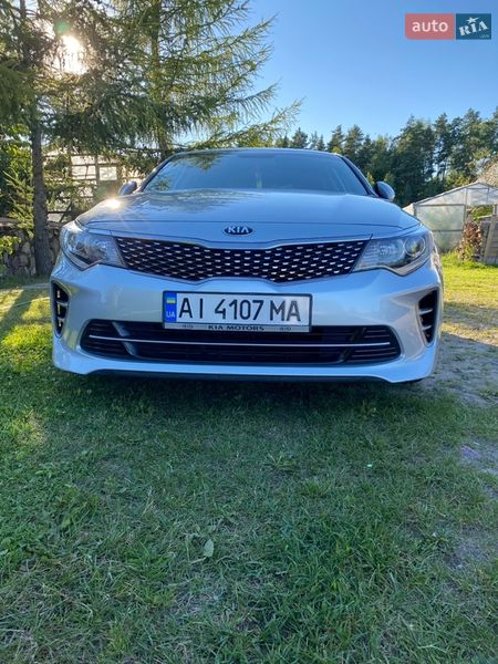 Седан Kia K5 2016 в Киеве