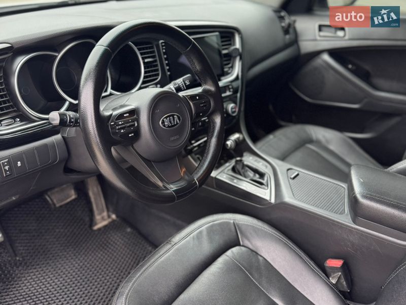 Седан Kia K5 2015 в Днепре