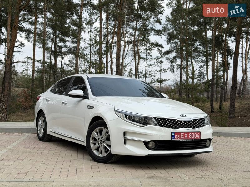 Седан Kia K5 2017 в Киеве