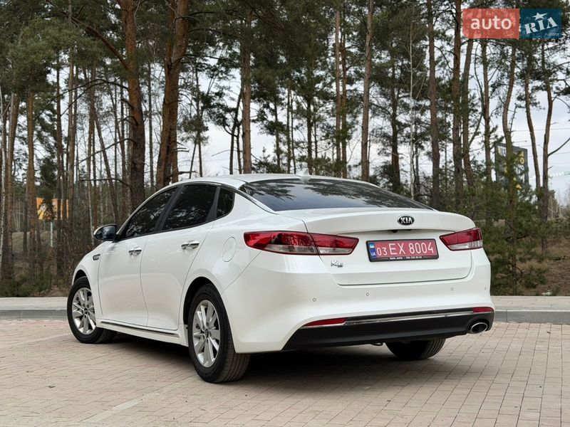 Седан Kia K5 2017 в Киеве
