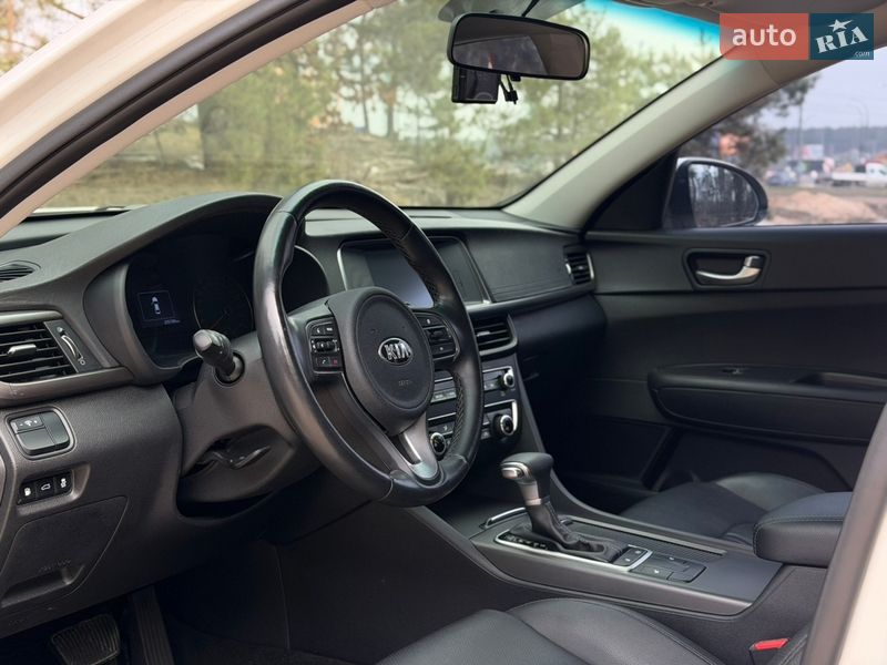 Седан Kia K5 2017 в Киеве