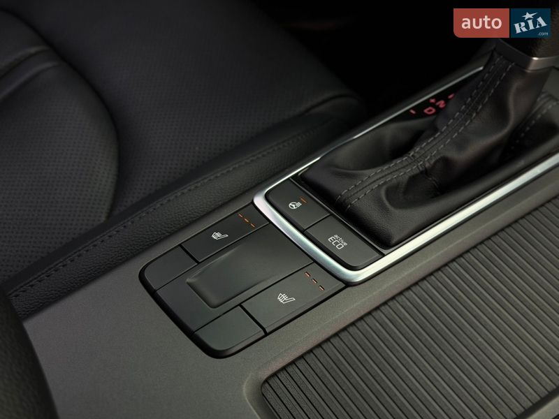 Седан Kia K5 2017 в Киеве