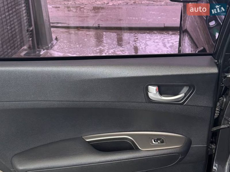 Седан Kia K5 2018 в Киеве фото 17 Седан Kia K5 2018 в Киеве