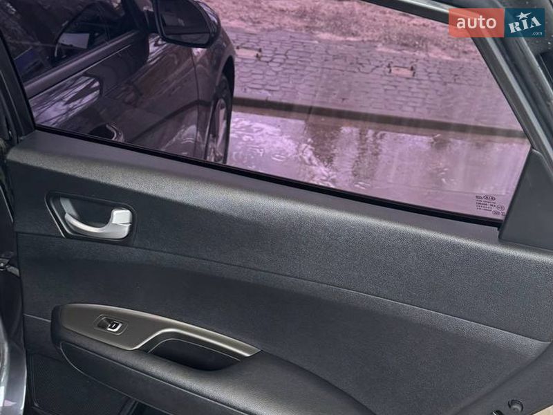 Седан Kia K5 2018 в Киеве фото 20 Седан Kia K5 2018 в Киеве