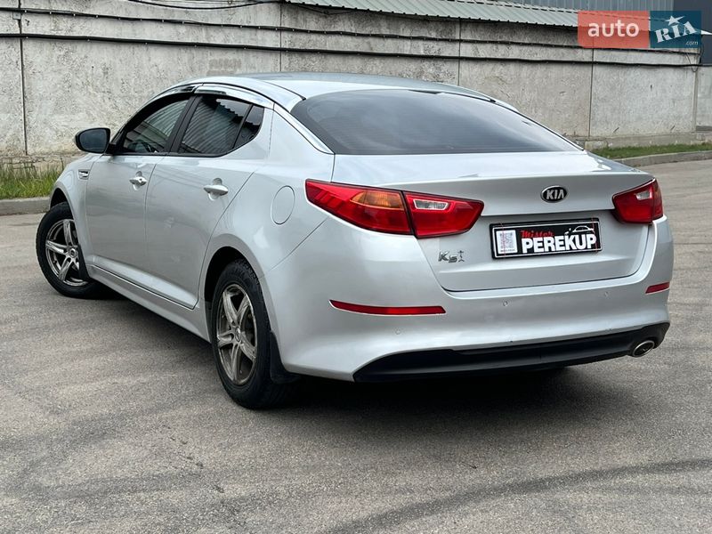 Седан Kia K5 2014 в Киеве