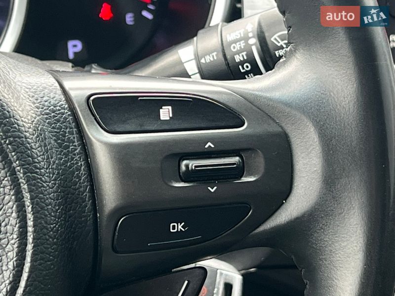 Седан Kia K5 2014 в Киеве