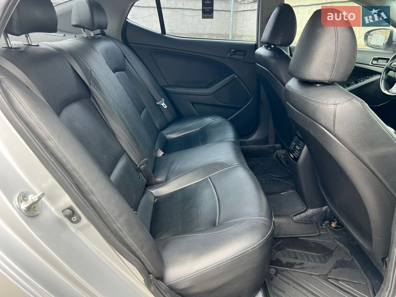 Седан Kia K5 2014 в Киеве