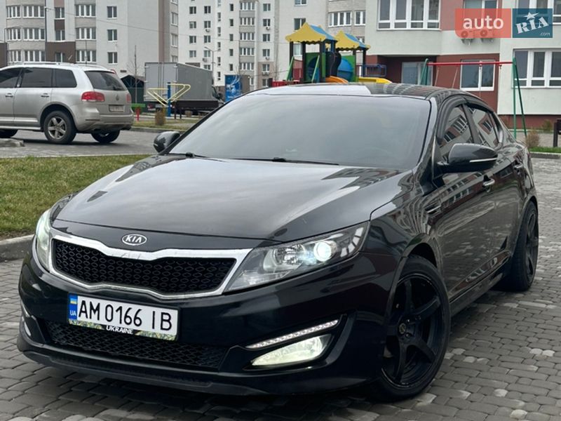 Седан Kia K5 2010 в Виннице