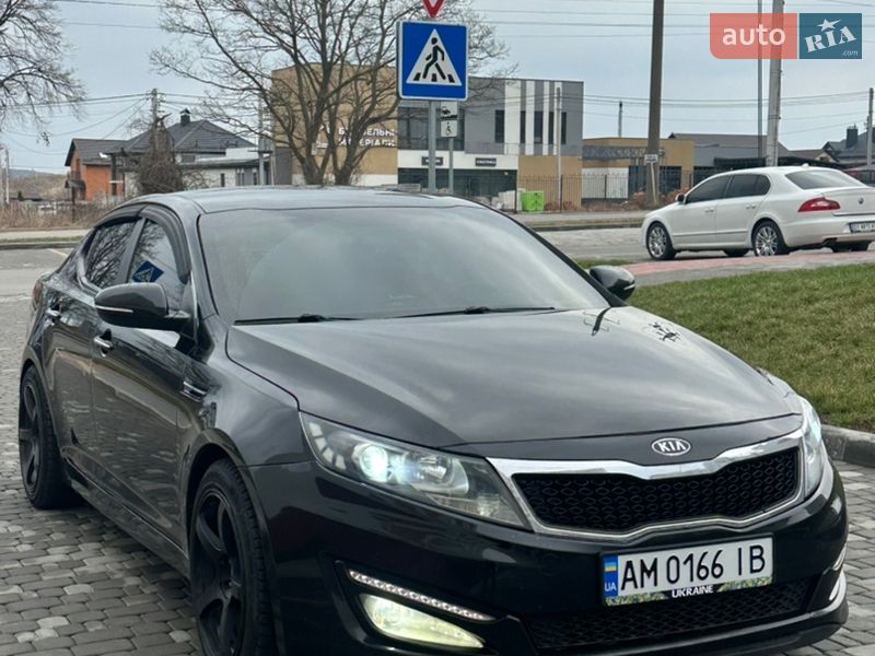 Седан Kia K5 2010 в Виннице