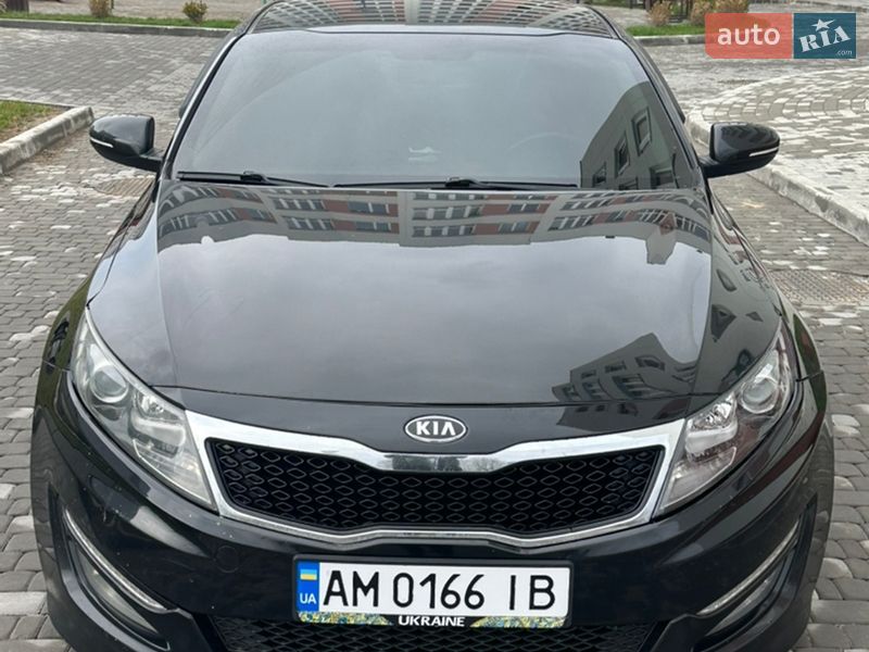 Седан Kia K5 2010 в Виннице