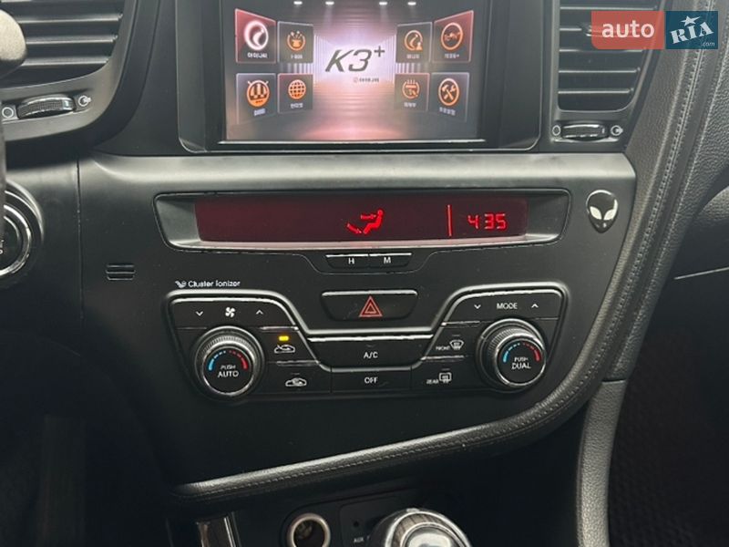 Седан Kia K5 2010 в Виннице