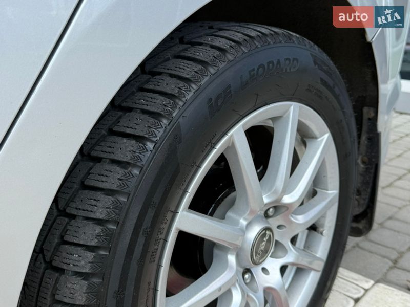 Седан Kia K5 2011 в Запоріжжі