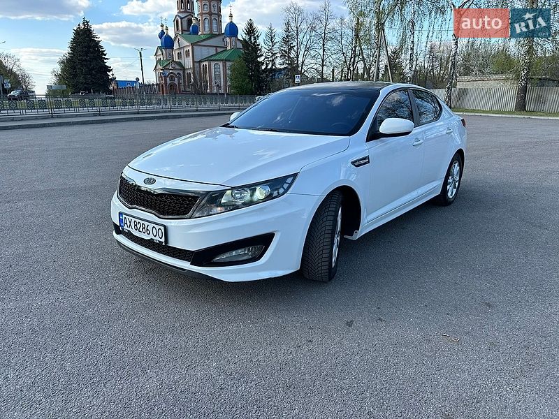 Седан Kia K5 2011 в Первомайську