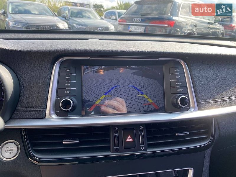 Седан Kia K5 2018 в Львове