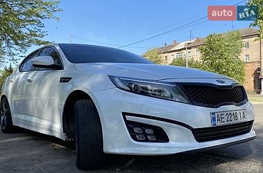 Седан Kia K5 2015 в Кривом Роге