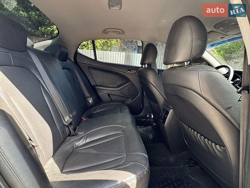 Седан Kia K5 2013 в Киеве