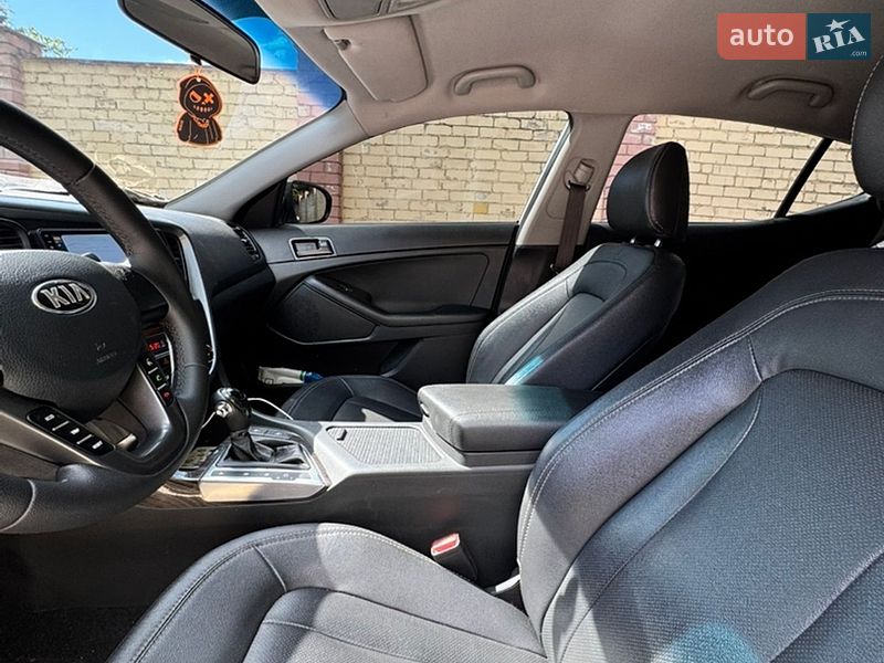 Седан Kia K5 2013 в Киеве