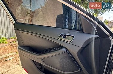 Седан Kia K5 2013 в Киеве
