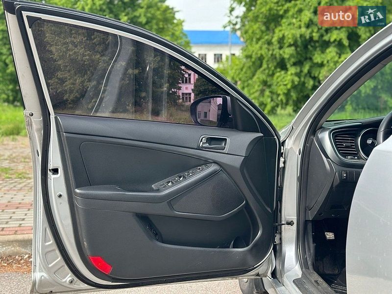 Седан Kia K5 2014 в Шостці