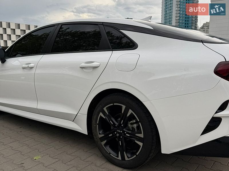 Седан Kia K5 2022 в Одессе