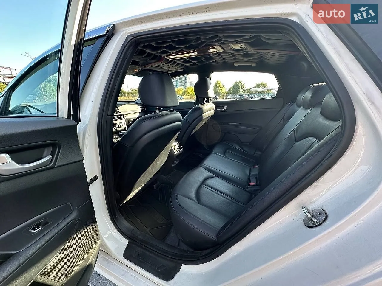 2017 Kia K5 - мініатюра 7