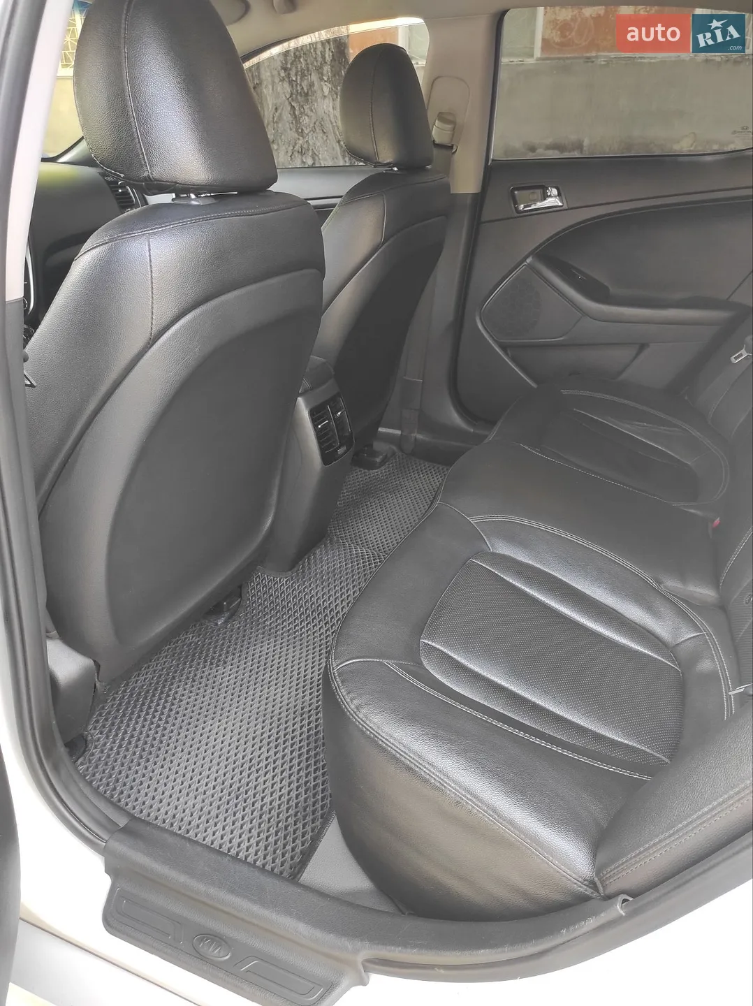 2011 Kia K5 - мініатюра 10