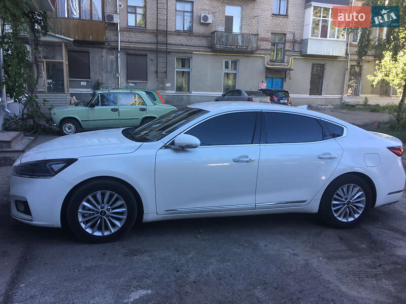 Седан Kia K7 2018 в Новомосковске