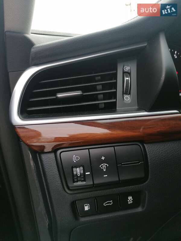 Седан Kia K7 2016 в Киеве