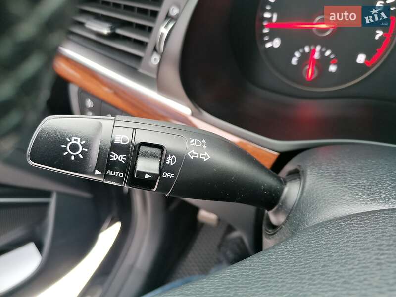 Седан Kia K7 2016 в Киеве