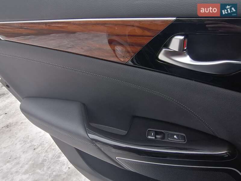 Седан Kia K7 2016 в Киеве
