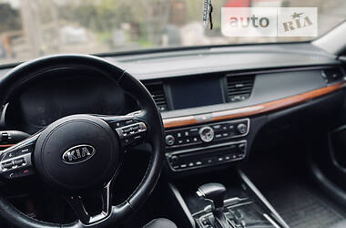 Седан Kia K7 2017 в 