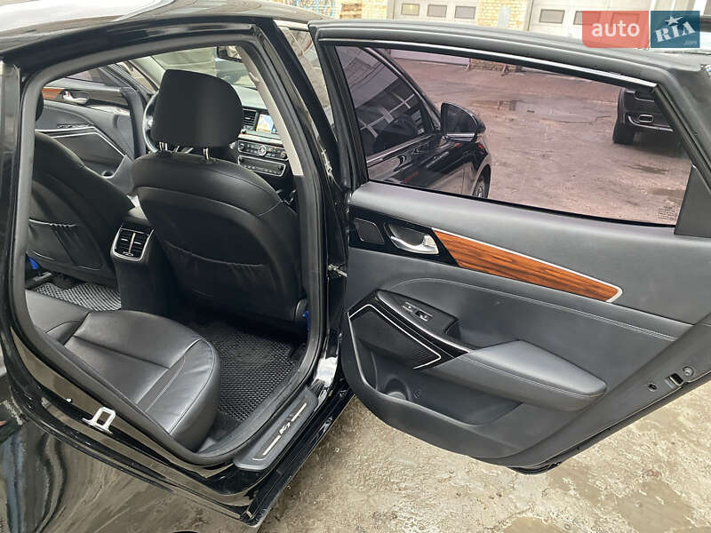 Седан Kia K7 2017 в Киеве