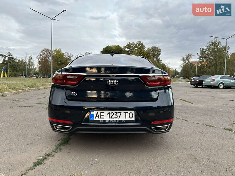Седан Kia K7 2017 в Кривому Розі