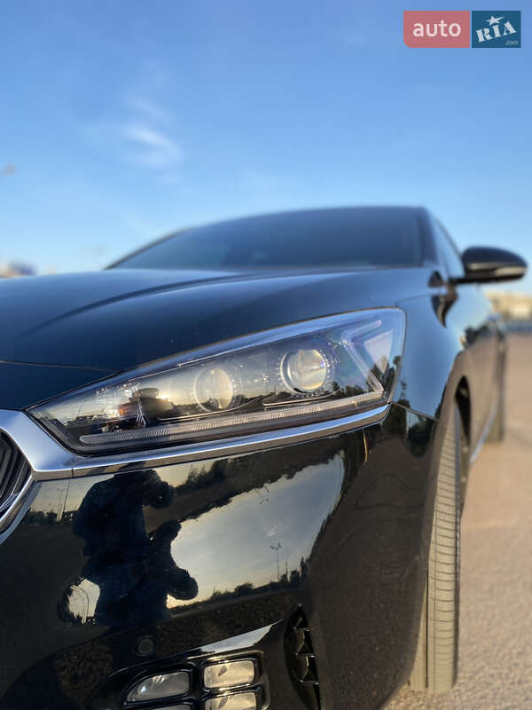 Седан Kia K7 2016 в Одессе