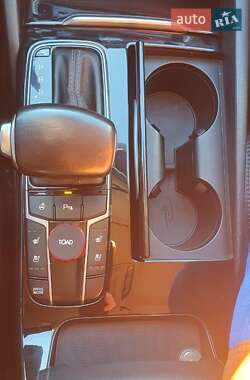 Седан Kia K7 2016 в Мукачево