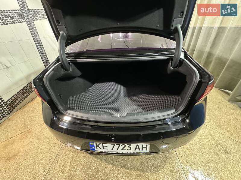 Седан Kia K7 2016 в Дніпрі