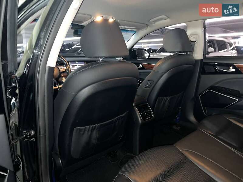 Седан Kia K7 2016 в Дніпрі
