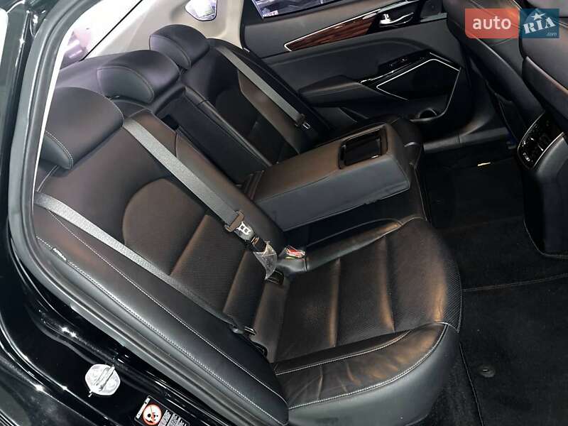 Седан Kia K7 2016 в Дніпрі