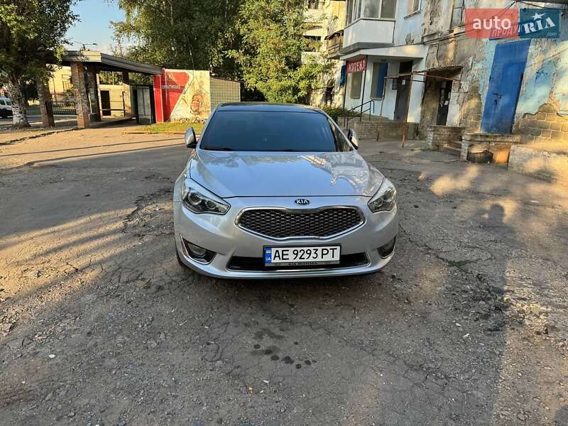 Седан Kia K7 2015 в Дніпрі