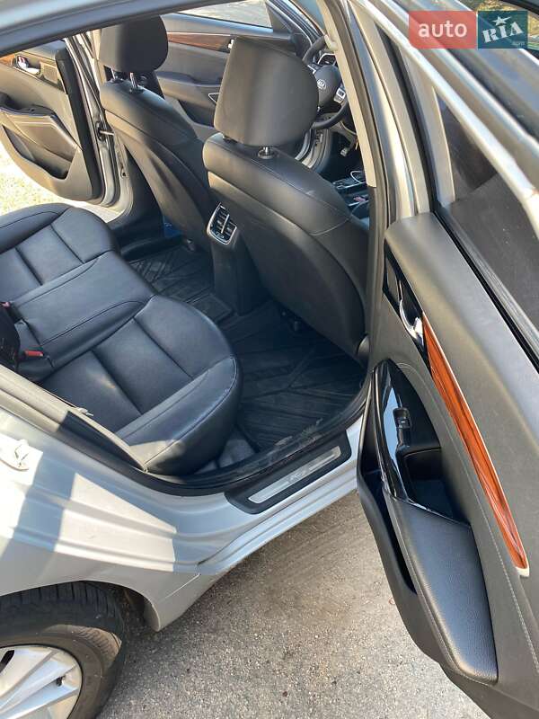 Седан Kia K7 2016 в Білій Церкві