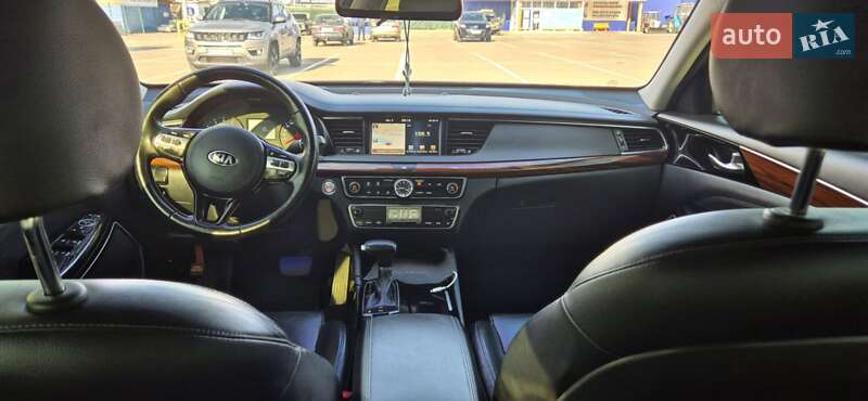 Седан Kia K7 2016 в Броварах