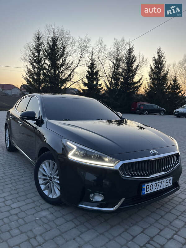 Седан Kia K7 2016 в Гусятині