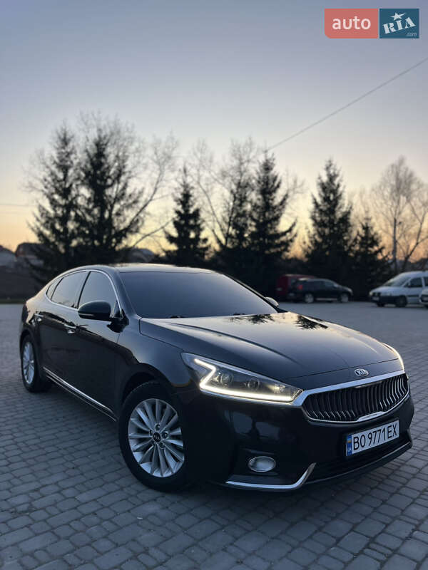 Седан Kia K7 2016 в Гусятині