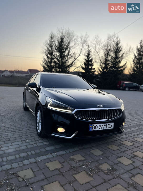Седан Kia K7 2016 в Гусятині