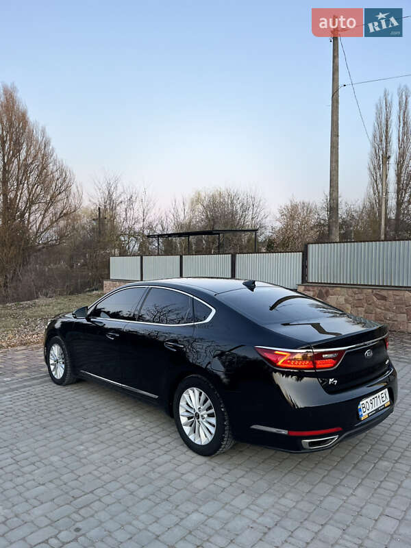 Седан Kia K7 2016 в Гусятині