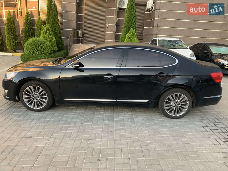 Седан Kia K7 2011 в 